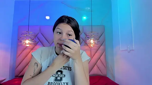 Snapshot of AngelaaCute_ chatting on 07.08.26 AngelaaCute online show from 07.08.26