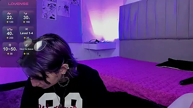 SukiFuyu  online show from 01.30.25