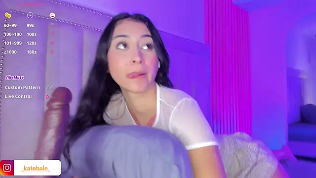 Snapshot of Kate_bale chatting on 03.18.25 Kate bale online show from 03.18.25