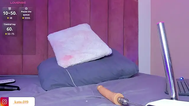 Snapshot of Kate_bale chatting on 10.09.25 Kate bale online show from 10.09.25