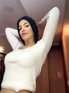 Snapshot of RaisaKali chatting on 10.31.25 RaisaKali online show from 10.31.25