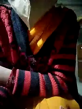 Snapshot of Poonam-bab chatting on 12.31.24 Poonam-bab online show from 12.31.24