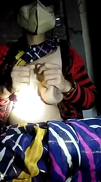Snapshot of Poonam-bab chatting on 02.01.25 Poonam-bab online show from 02.01.25