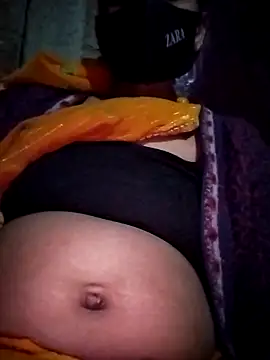 Snapshot of Poonam-bab chatting on 03.05.25 Poonam-bab online show from 03.05.25