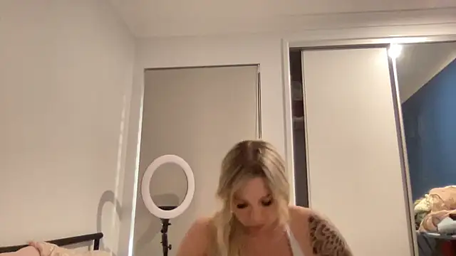 Snapshot of bootydollbaby chatting on 06.23.26 bootydollbaby online show from 06.23.26