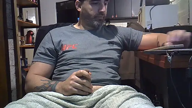 Snapshot of ozzypsico13 chatting on 07.28.26 ozzypsico13 online show from 07.28.26