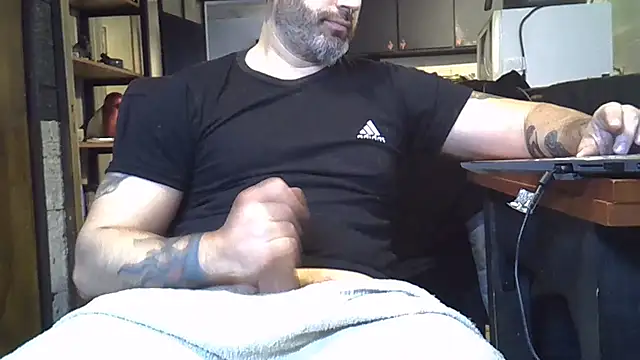 Snapshot of ozzypsico13 chatting on 08.01.26 ozzypsico13 online show from 08.01.26