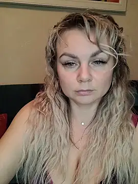 candy queeen online show from 11.28.25