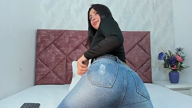  karla Brunette  online show from 01.31.25