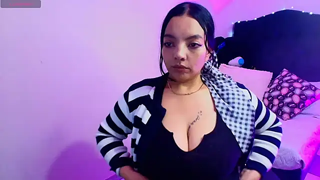Snapshot of loren_tits24 chatting on 05.11.26 loren tits24 online show from 05.11.26