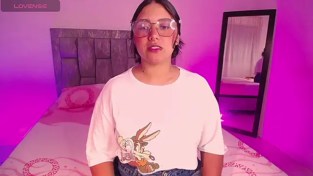 Snapshot of DIANEE_01 chatting on 11.01.25 DIANEE 01 online show from 11.01.25