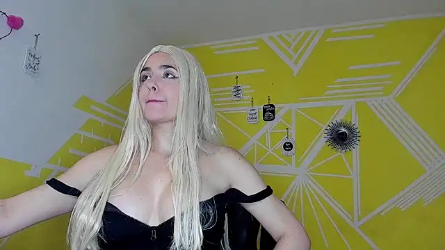 Nikolle Rouss online show from 10.31.25