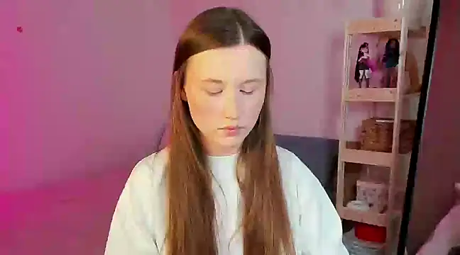 Stella Sunny online show from 03.19.25