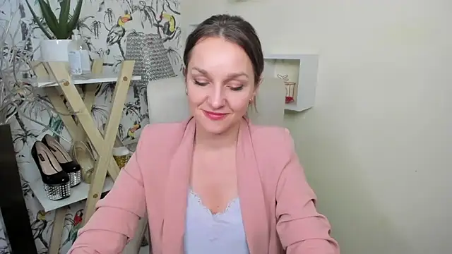 Snapshot of AliciaDesire chatting on 01.21.25 AliciaDesire online show from 01.21.25