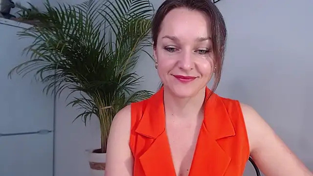 Snapshot of AliciaDesire chatting on 02.06.25 AliciaDesire online show from 02.06.25