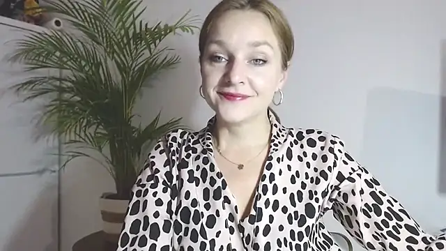 AliciaDesire online show from 12.04.25