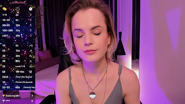 Snapshot of JessicaBeverly chatting on 03.03.25 JessicaBeverly online show from 03.03.25