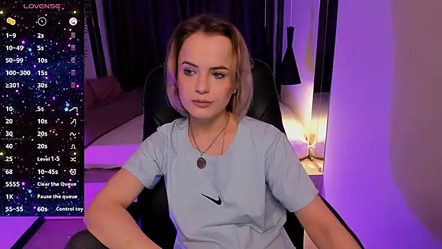 Snapshot of JessicaBeverly chatting on 03.03.25 JessicaBeverly online show from 03.03.25