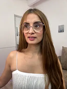 MiaaLoren online show from 01.17.26