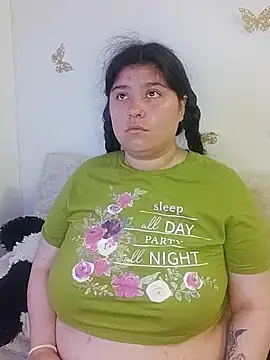 Snapshot of LennaTurnerr chatting on 02.19.25 LennaTurnerr online show from 02.19.25