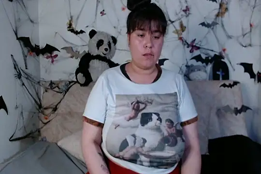 Snapshot of LennaTurnerr chatting on 10.12.25 LennaTurnerr online show from 10.12.25