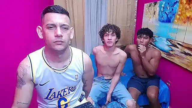 Snapshot of hugecocks_hot chatting on 01.14.26 hugecocks hot online show from 01.14.26