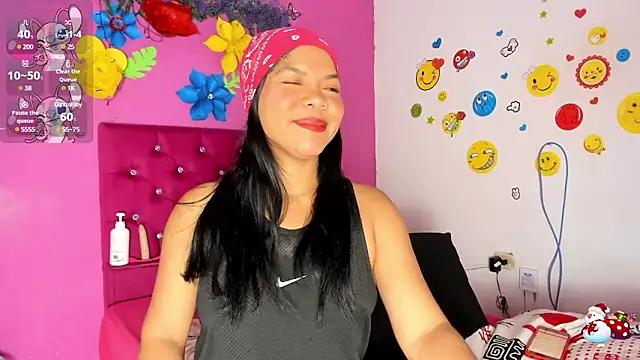 Snapshot of DIORA_Latina chatting on 12.12.24 DIORA Latina online show from 12.12.24