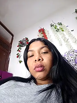 Snapshot of DIORA_Latina chatting on 09.11.25 DIORA Latina online show from 09.11.25