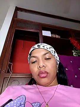 Snapshot of DIORA_Latina chatting on 09.25.25 DIORA Latina online show from 09.25.25