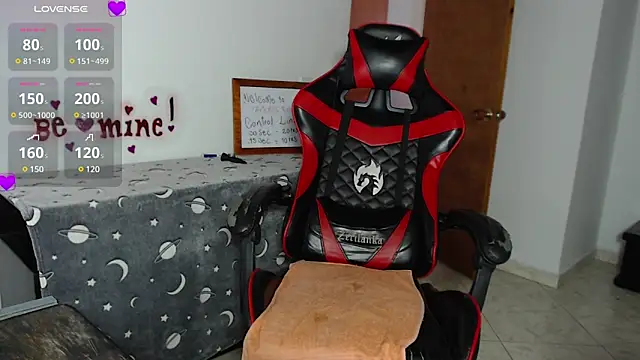 Snapshot of ArtemisNature chatting on 03.18.25 ArtemisNature online show from 03.18.25