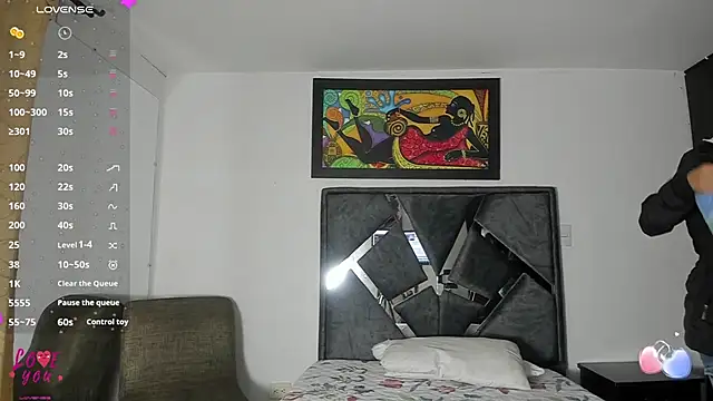 Snapshot of Vahiolet_smith chatting on 10.22.25 Vahiolet smith online show from 10.22.25