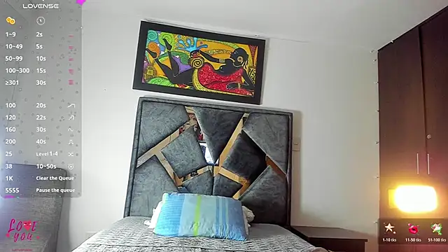 Snapshot of Vahiolet_smith chatting on 10.28.25 Vahiolet smith online show from 10.28.25