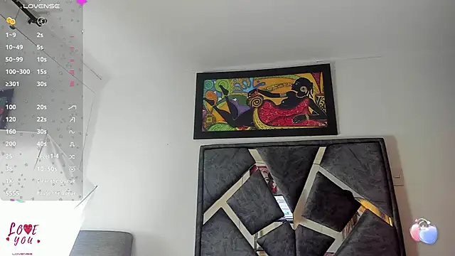 Snapshot of Vahiolet_smith chatting on 10.29.25 Vahiolet smith online show from 10.29.25