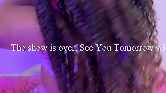 Snapshot of SpicyAmelia chatting on 02.19.25 SpicyAmelia online show from 02.19.25