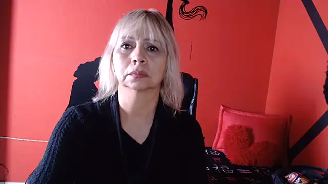 Snapshot of KLOE_PIELL chatting on 06.19.26 KLOE PIELL online show from 06.19.26