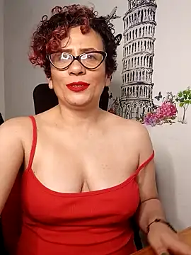 Snapshot of Daneshka_naughty chatting on 12.14.24 Daneshka naughty online show from 12.14.24