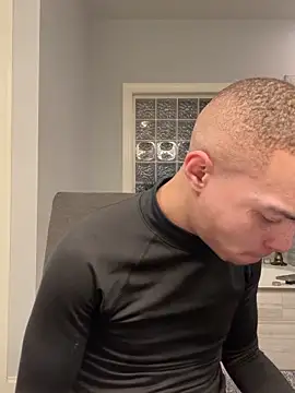 Snapshot of BubbaATL chatting on 10.28.25 BubbaATL online show from 10.28.25