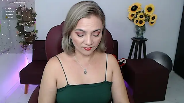 Snapshot of Ghada_milf chatting on 04.23.26 Ghada milf online show from 04.23.26