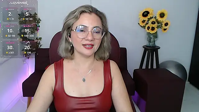 Snapshot of Ghada_milf chatting on 04.24.26 Ghada milf online show from 04.24.26