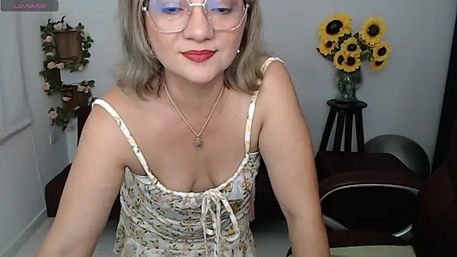 Snapshot of Ghada_milf chatting on 05.03.26 Ghada milf online show from 05.03.26