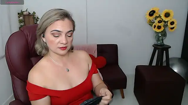 Snapshot of Ghada_milf chatting on 05.08.26 Ghada milf online show from 05.08.26
