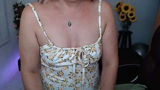 Snapshot of Ghada_milf chatting on 05.15.26 Ghada milf online show from 05.15.26