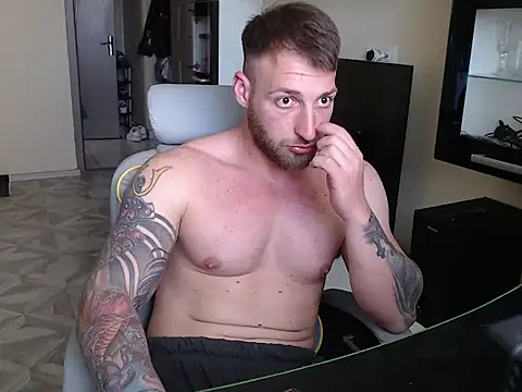 Snapshot of Alusca chatting on 05.16.26 Alusca online show from 05.16.26