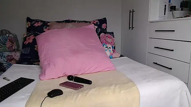 Amberbela online show from 11.05.25