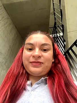 Snapshot of MiaLujan_ chatting on 10.25.25 MiaLujan online show from 10.25.25