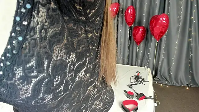 Miley Brown  online show from 02.03.25