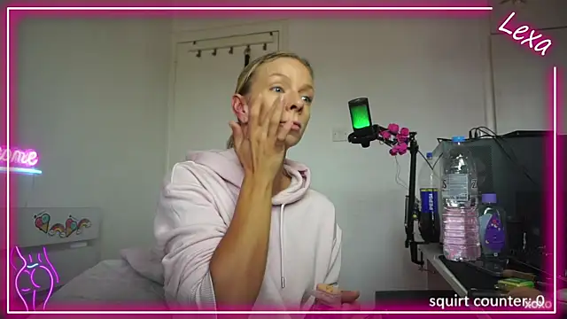 Snapshot of Lexa_xoxo chatting on 11.11.25 Lexa xoxo online show from 11.11.25