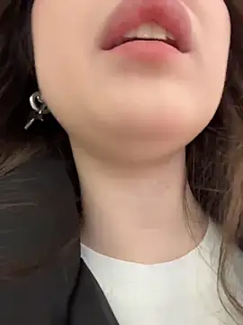 Peachy Dream online show from 02.27.26