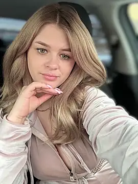 Love Bri online show from 03.18.25