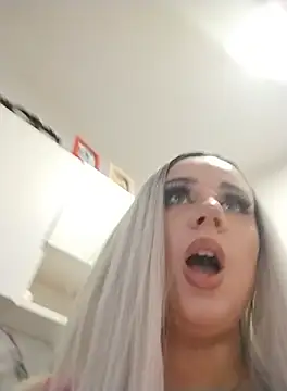 AdelinaJude online show from 10.05.25